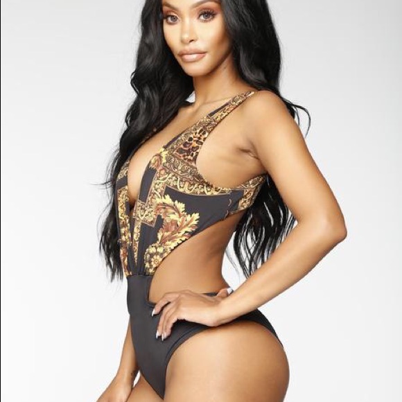 Fashion nova Steal the show monokini - Picture 2 of 5